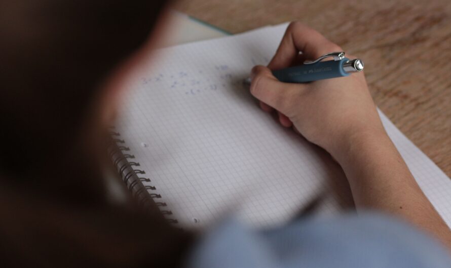 De kunst van schrijven met een vulpen: traditie, techniek en keuze